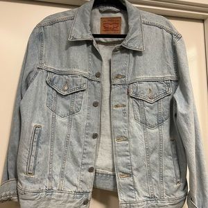 Levi’s oversized jean jacket